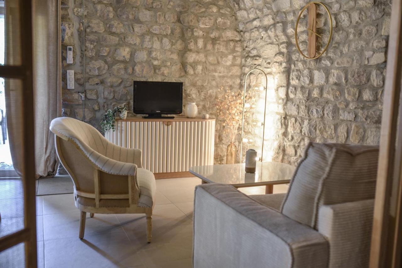 Chateau De Chaussy Ruoms Eksteriør billede